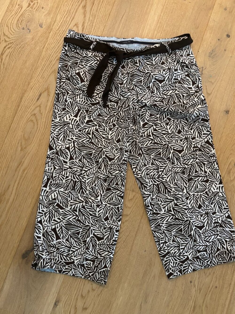 LAND'S END CROP CAPRI SIZE 16